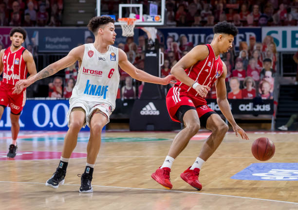 队在谈判时 队在谈判时