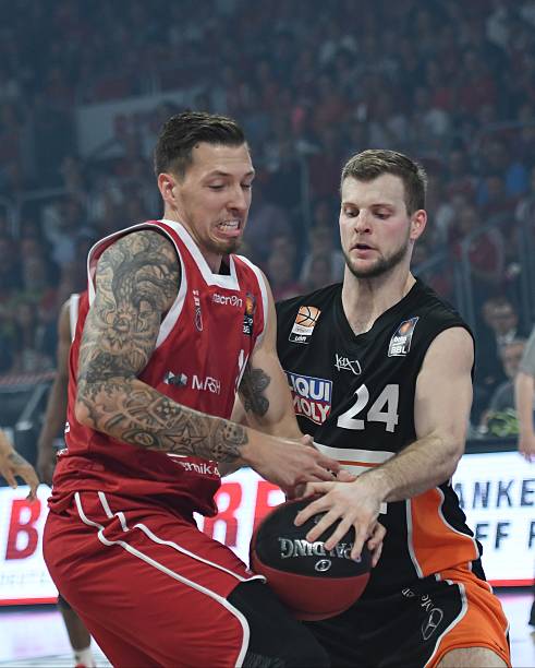 体进攻提供 体进攻提供